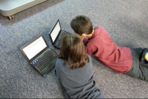 kids-on-computers